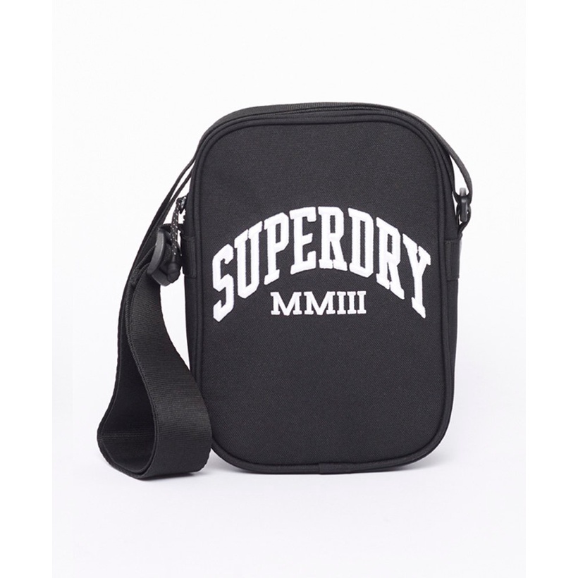 SUPERDRY SIDE BAG กระเป๋าสะพายข้าง สำหรับผู้ชาย สี Black