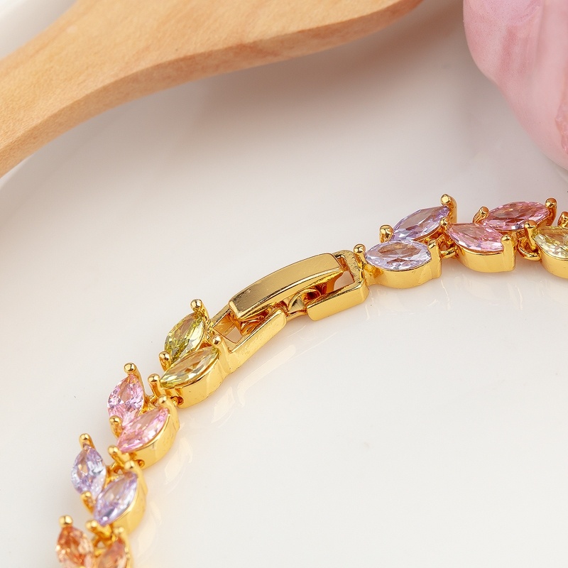 พร้อมส่ง!! สร้อยข้อมือเพชรสวิส CZ ข้อมือใบมะกอก เพชรสีรวมหวาน เพชรสวยหรูดูดี ใส่ออกงาน ใส่เที่ยว วิ้งวับ ไม่ลอก ไม่ดำ
