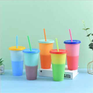 🥤🥤 แก้วกาแฟ แก้วใส่เครื่องดื่ม เปลี่ยนสีได้เมื่อใส่น้ำเย็น พร้อมฝาผิดและหลอดดูด แก้วรียูส 700 ml