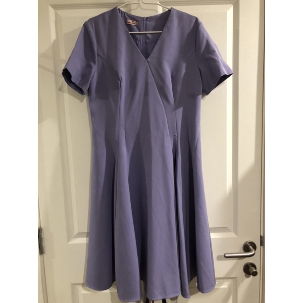 เดรสสีม่วง มือสอง ยี่ห้อ EXPRESSIONS size L (ซื้อจาก shop ใน Central) สภาพดีมาก