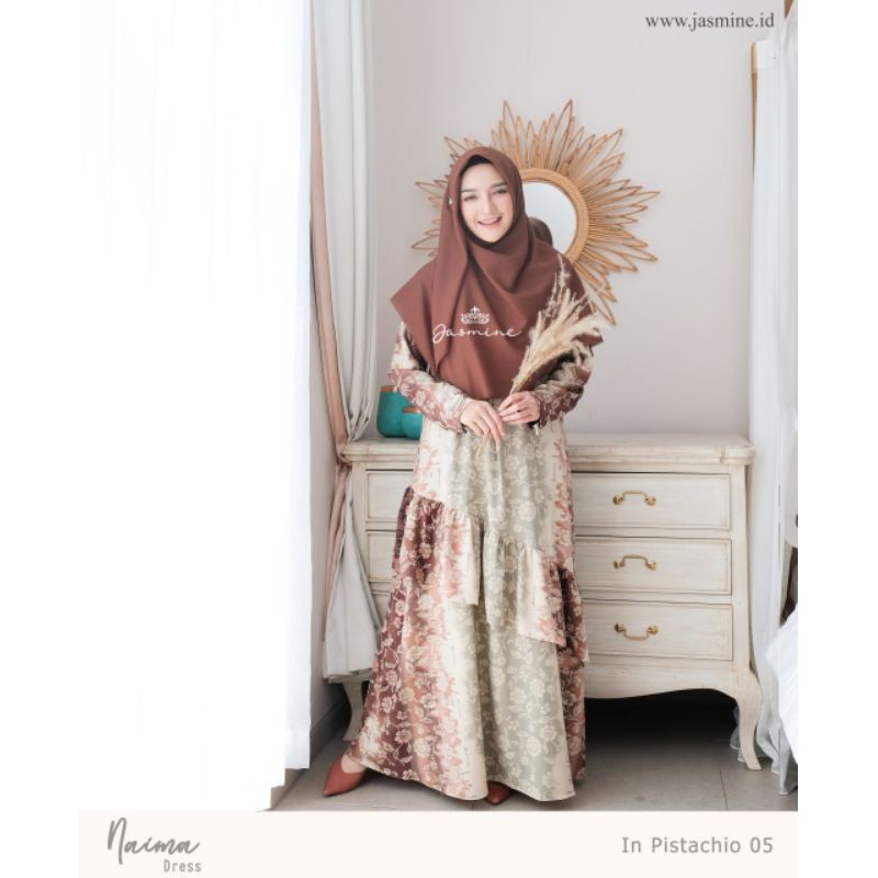 NAIMA DRESS โดย JASMINE