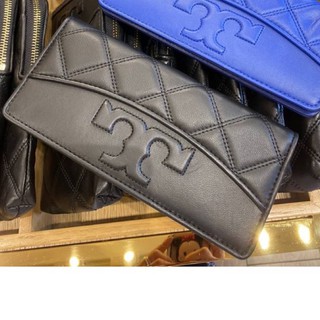 (ผ่อน0%) กระเป๋าสตางค์ ใบยาว TORY BURCH Savannah Slim Envelope Wallet 75353 หนังแท้ สีดำ 2 พับ