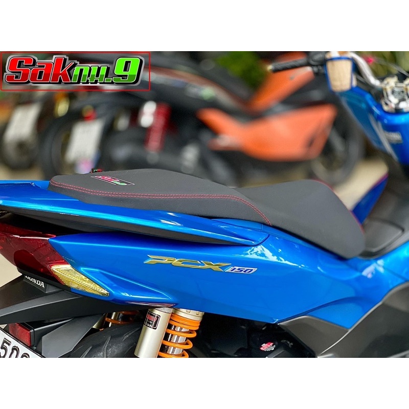 เบาะpcx 2015-2017 ทรงกลางแบบมีโลโก้ ใช้ฟองน้ำเกรดดี ไม่ยุบตัวง่าย งานปราณีต ทรงสวย ตรงปก ถูกและดีแน่นอนค่ะ - รูปที่ 2