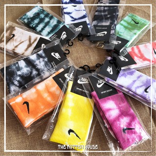 ถุงเท้ามัดย้อม ถุงเท้าไนกี้ แฟชั่นและกีฬา สวมใส่นุ่มสบาย (พร้อมส่ง) Nike Socks Sport Fashion Skateboard