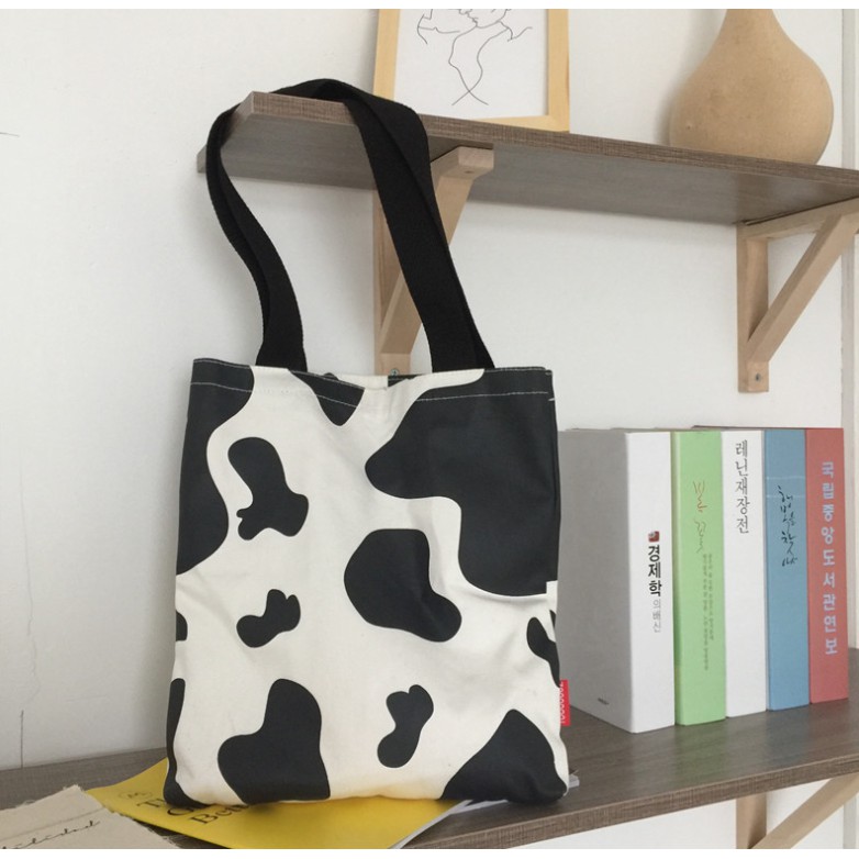 กระเป๋าผ้าลายวัว Cow