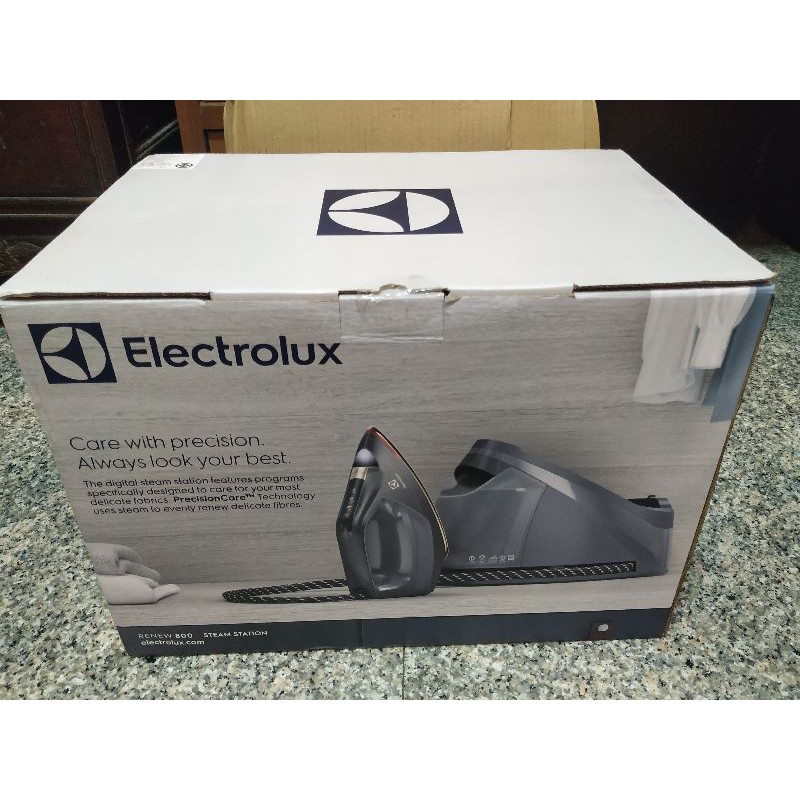 ELECTROLUX เตารีดไอน้ำแยกหม้อต้ม รุ่น E8SS1-80GM + โต๊ะรีด
