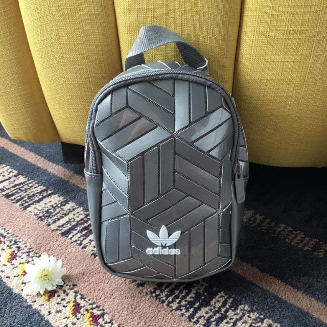 ของแท้​💯 กระเป๋า​เป้มินิ​ Adidas​ 3D​ Mini​ Bag​ สี​ Gray​