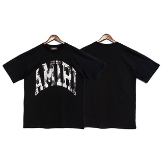 เสื้อยืดแขนสั้นลําลอง ทรงหลวม พิมพ์ลาย Amiri เหมาะกับใส่เล่นกีฬากลางแจ้ง สไตล์คลาสสิก แฟชั่นสําหรับผู้ชาย และผู้หญิง