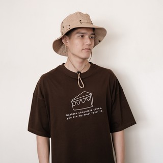 เสื้อยืดคอกลมเสื้อยืดโอเวอร์ไซส์ GURETO : Chocolate Cake (Choco)S-3XL