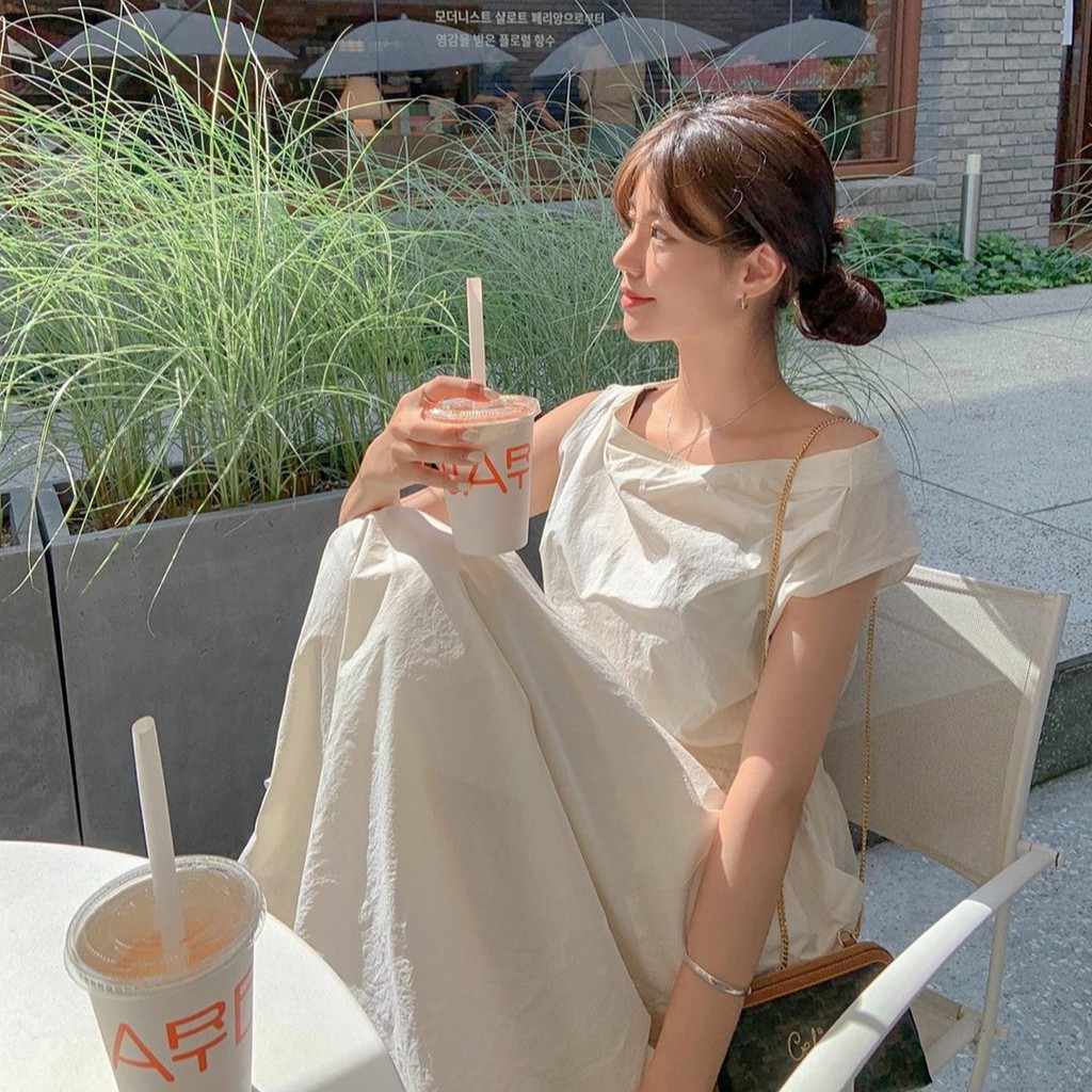 พร้อมส่ง Creamy dress เดรสยาว สไตล์มินิมอล ชุดเดรสยาว