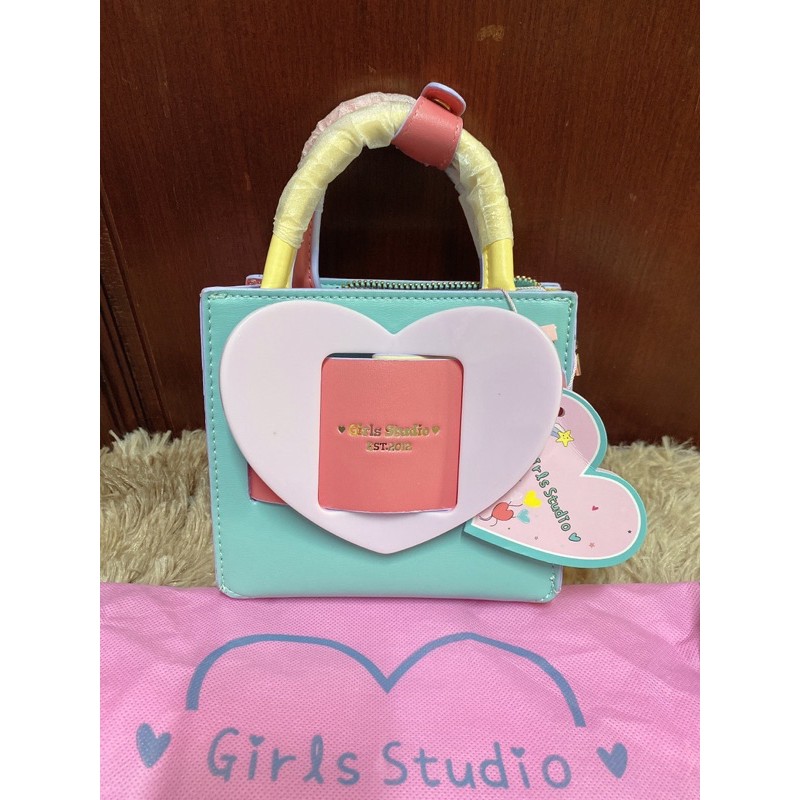 Sale กระเป๋า girls studio หน้าโบว์หัวใจ