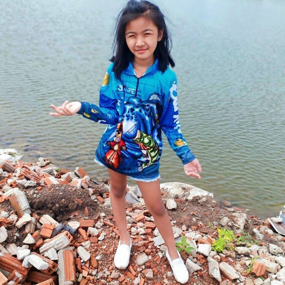 ลาย SUMMER เสื้อตกปลาเด็กกีฬากลางแจ้ง JK THAILAND ฟ้า ป้องกันUV สีไม่ตก แห้งเร็ว ใส่ได้ ชายและหญิง ช