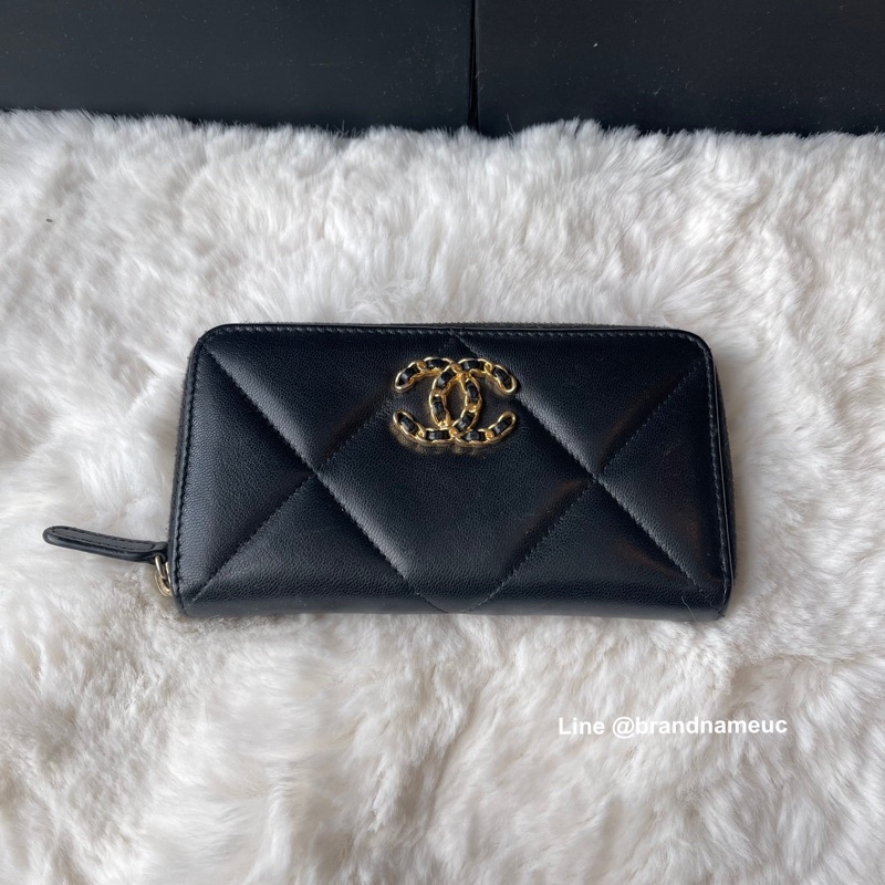 Chanel 19 medium wallet 6” black