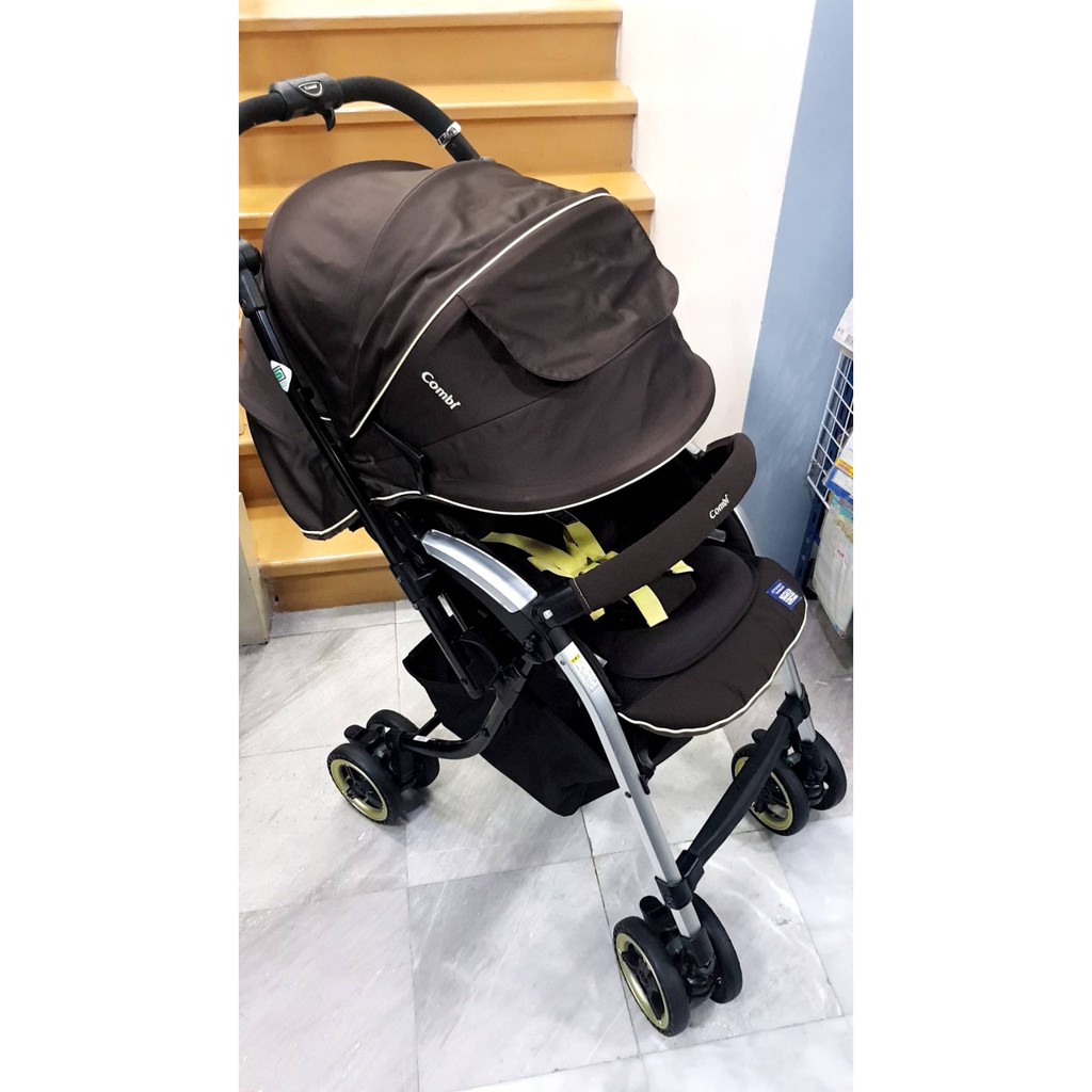 รถเข็น Combi Miracle Turn
