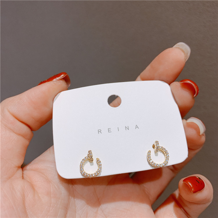 ใหม่ ต่างหูแฟชั่น รูปตัว C ขนาดเล็ก ประดับเพชร เข้ากับทุกการแต่งกาย เครื่องประดับ - รูปที่ 4