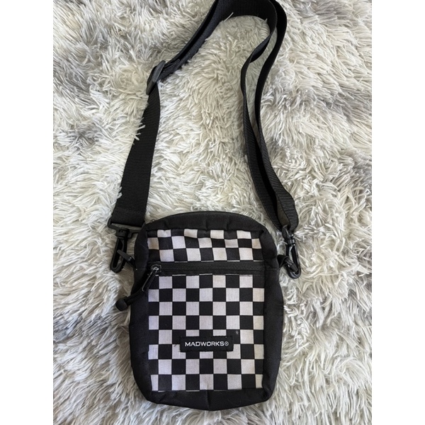 กระเป๋า แบรนด์ madworks