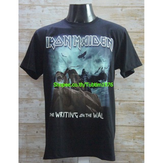 เสื้อยืดผ้าฝ้ายพรีเมี่ยมเสื้อวง IRON MAIDEN เสื้อยืดแฟชั่นวงดนตรี เสื้อวินเทจ ไอเอิร์นเมเดน ไอร่อน IRN1840