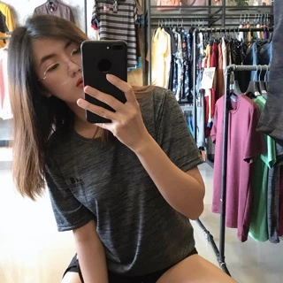 เสื้อวิ่ง💪🏻ออกกำลังกาย (M/L/XL) 🔥ใส่ได้ทั้งชาย/หญิง🔥 (รบกวนอ่านรายละเอียดดีๆ ก่อนกดสั่งซื้อ)