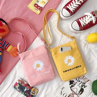 C040คอลเลคชั่นใหม่มาแล้วว❣กระเป๋าใบเล็กสไตล์เกาหลี🍋So Cute เวอร์ๆ🌼🍑มีกระเป๋าด้านหน้า รุุ่นกระเป๋ามีซิปด้วยน้าจ้า🌼