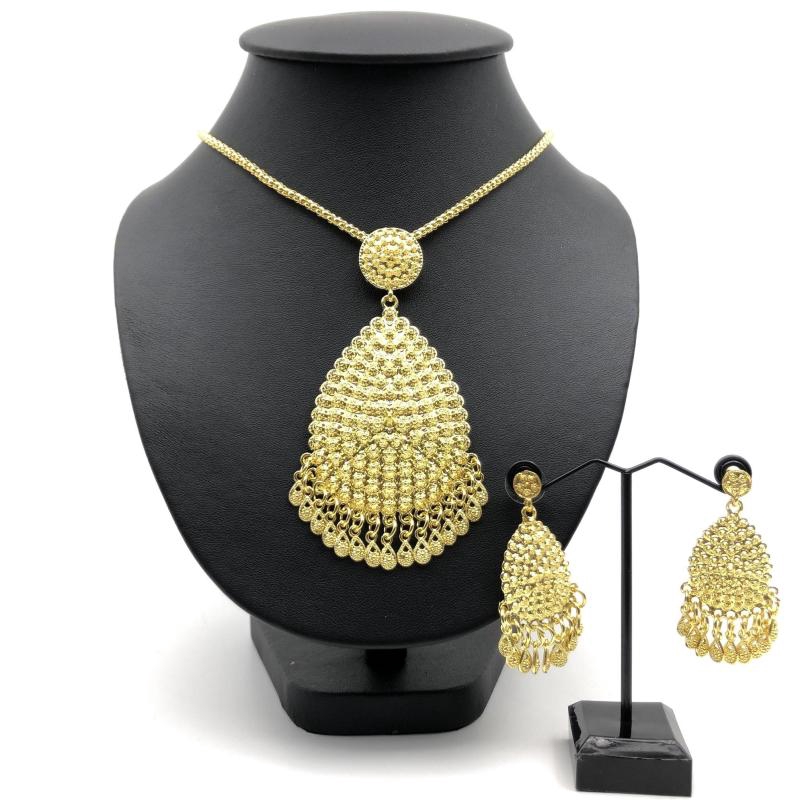 Vintage jewelry necklace Thai set gold jewelry pierced earrings and necklaces