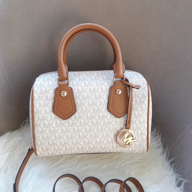 กระเป๋าmk