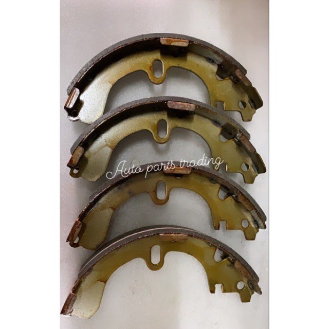 TOYOTA COROLLA AE80 รองเท้าเบรกหลัง FBK