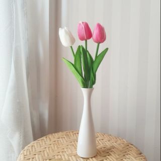 แจกันดอกไม้ White vase