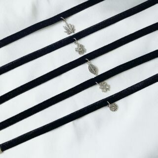 Velvet Choker with Tiny charm #Flower