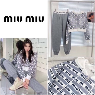 ชุดเซ็ต MIU MIU JACQUARD CROP SWEATER WITH JOGGING PANTS