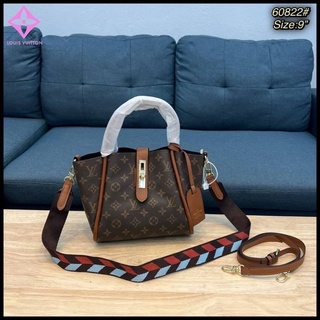 พร้อมส่ง กระเป๋า กระเป๋าถือ สะพายข้าง Lv ขนาด 9 นิ้ว หลุยส์ louis bag