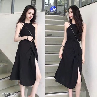 👗H1483 Dress - BLACK เดรสคอกลม แขนกุดทรงไหล่ล้ำ ด้านหน้าแต่งป้ายหน้าแหวกสูงเซ็กซี่ งานเนื้อผ้าซาร่า เงาสวยหรูมากค่ะ