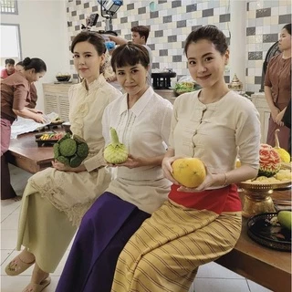 ผ้าซิ่นทอกาสะลอง​ ผ้าซิ่นสะบันงา ผ้าถุงต่อหัว ผ้าซิ่นทอยกดอกยลำพูนสีดำ ซิ่นกาสะลอง​ผ้าถุงกาสะลอง