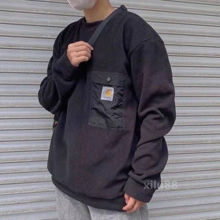 Carhartt เสื้อกันหนาว คอกลม ผ้าฟลีซ ปักลาย มีกระเป๋าเสื้อ