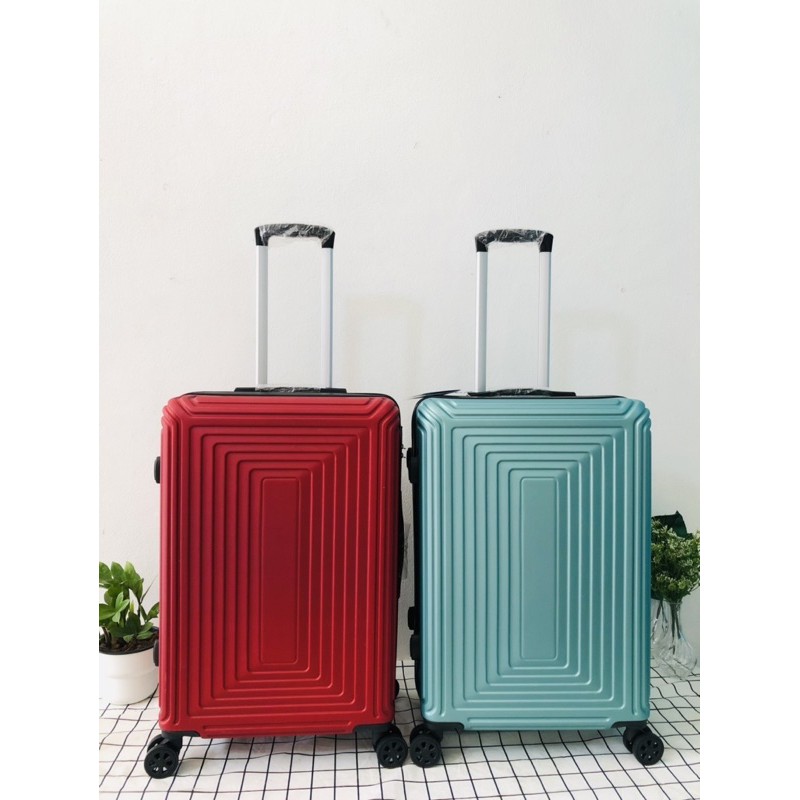 กระเป๋าเดินทางล้อลากขนาด 24 นิ้ว สีแดงกับสีเขียวมิ้น