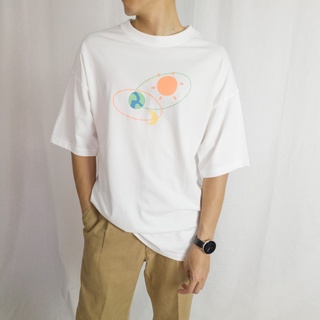 เสื้อยืดคอกลมเสื้อยืดโอเวอร์ไซส์ GURETO : Planet (White)S-3XL