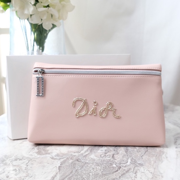 Dior กระเป๋าเครื่องสำอางค์  vanity bag พร้อมกล่องของแท้จากเคาน์เตอร์ห้าง