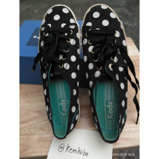 KED รองเท้าผ้าใบUSED