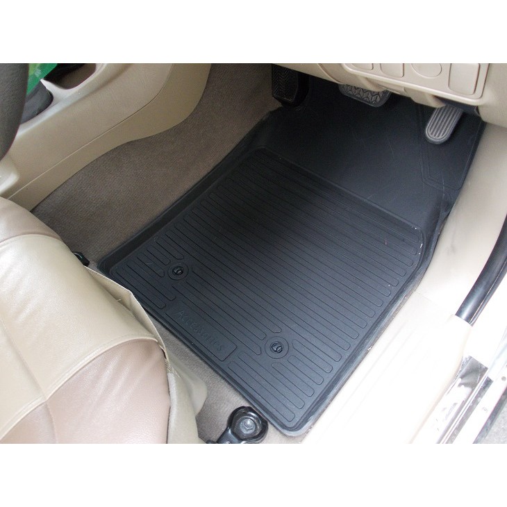 พรมรองพื้นรถยนต์ TOYOTA VIGO (รุ่น 4ประตู) ใช้ได้ทุกรุ่น รูปที่ 3