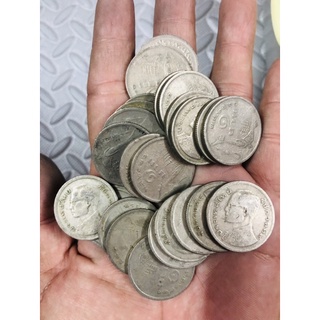 (สินค้าพร้อมส่ง)เหรียญ 1 บาท เรือพระที่นั่งสุพรรณหงส์ พ.ศ.2520 สภาพผ่านใช้