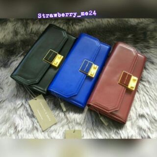 Charles&amp;keith Buckle Wallet👜
กระเป๋าสตางค์หนังสวยเรียบหรู