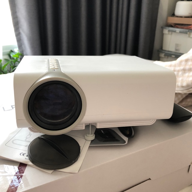 Mini Projector สีขาว (second hand) happy.bell22 ThaiPick