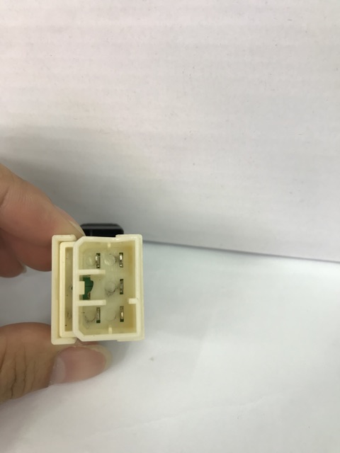 สวิตช์กระจกไฟฟ้าปุ่มปรับกระจกข้างซ้ายสำหรับ Ford Ranger ปี1999-2006(ใส่กับประตูหลังของรุ่น4ประตูได้) - รูปที่ 4