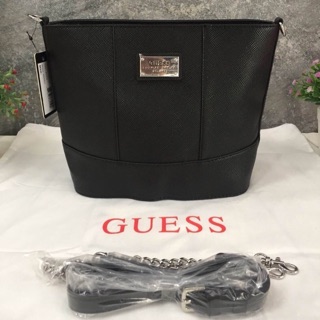 กระเป๋าสะพายแบรนด์ Guess แท้ 🍭