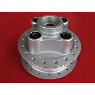 HONDA CB125S CL100S CL100 ST90 CB100 MT125R REAR WHEEL HUB  // ดุมล้อ ดุมล้อหลัง สีเงิน สินค้าคุณภาพดี