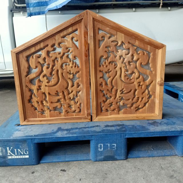 จั่วช่องลมลายฉลุลายสิงห์ขนาด40*40*60