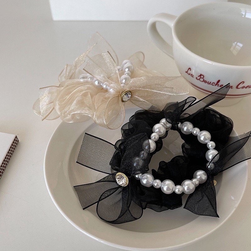 blinkgirlofficial scrunchie ยางรัดผมมุกประดับด้วยผ้าชีฟอง ดีเทลสวยดูดีมากๆ พร้อมส่งนะคะ