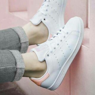 รองเท้าผ้าใบ Stan smith