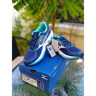 รองเท้าสายออกกำลังกาย ผู้หญิง แบรนด์ Mizuno wave Paradox4 แท้ มือ 1 size 245 JPN