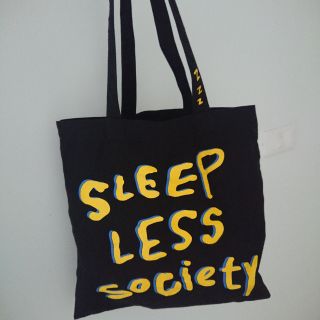 กระเป๋าสะพายผ้าดิบ ลายSleepless society