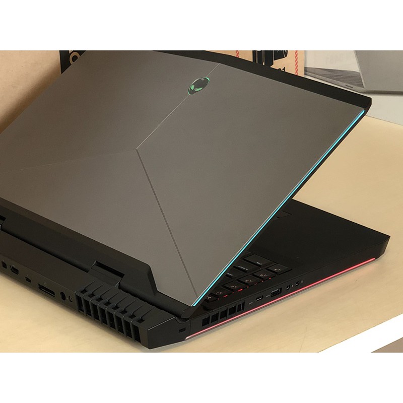 DELL Alienware 17 R4 i7-7820HK M2 512+1TB RAM32GB GTX1080 (8GB GDDR5x) จอ 2K ครบกล่อง